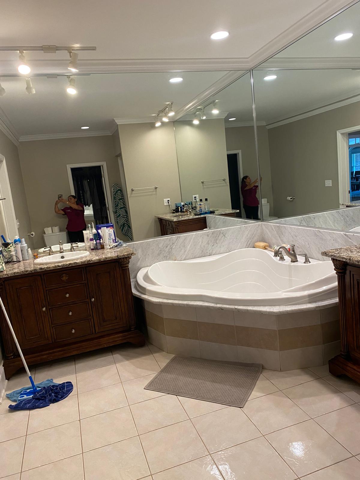 Eny Phillips Cleaning Service Image